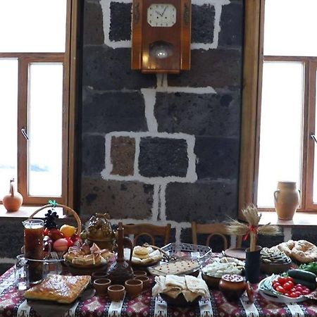 Guesthouse Emma Gyumri Bagian luar foto