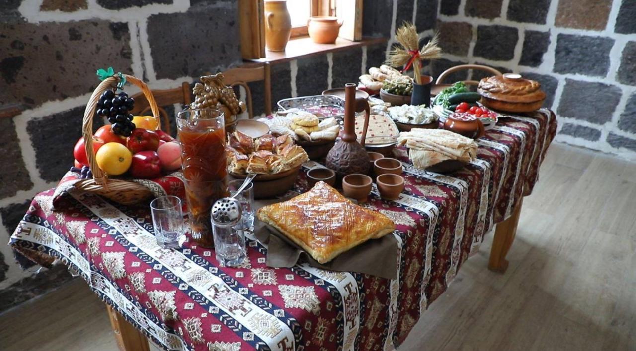 Guesthouse Emma Gyumri Bagian luar foto