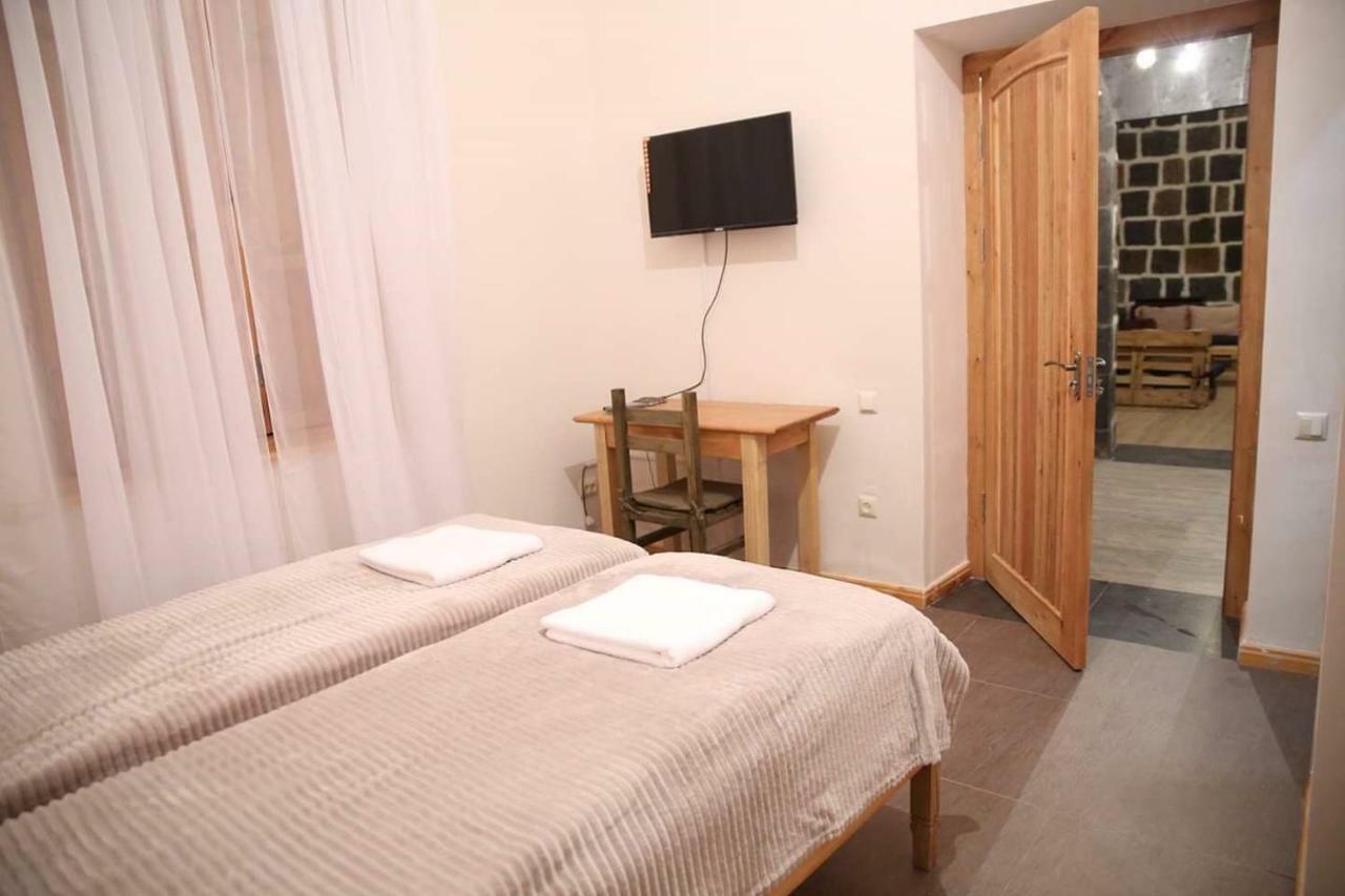Guesthouse Emma Gyumri Bagian luar foto